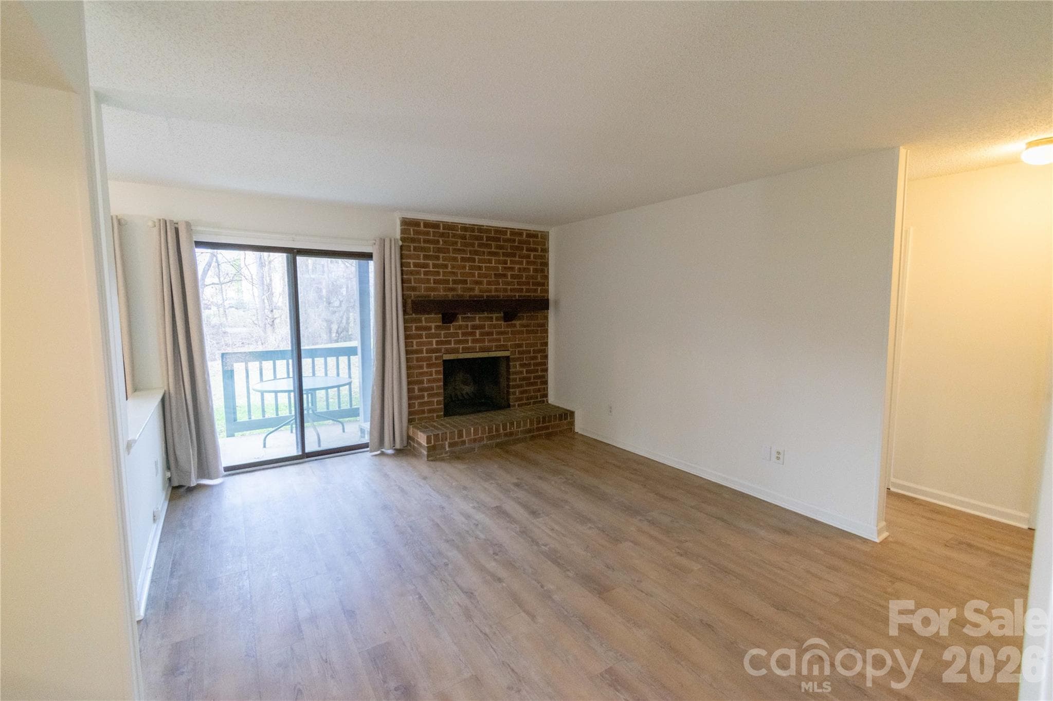 Condominium at 11042 Harrowfield Road, Charlotte, photo 4 of 16