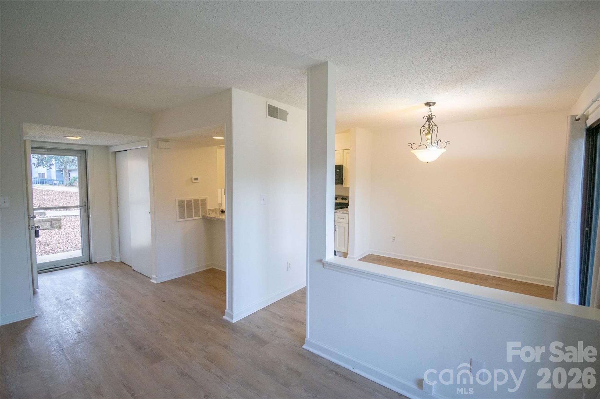 Condominium at 11042 Harrowfield Road, Charlotte, photo 6 of 16