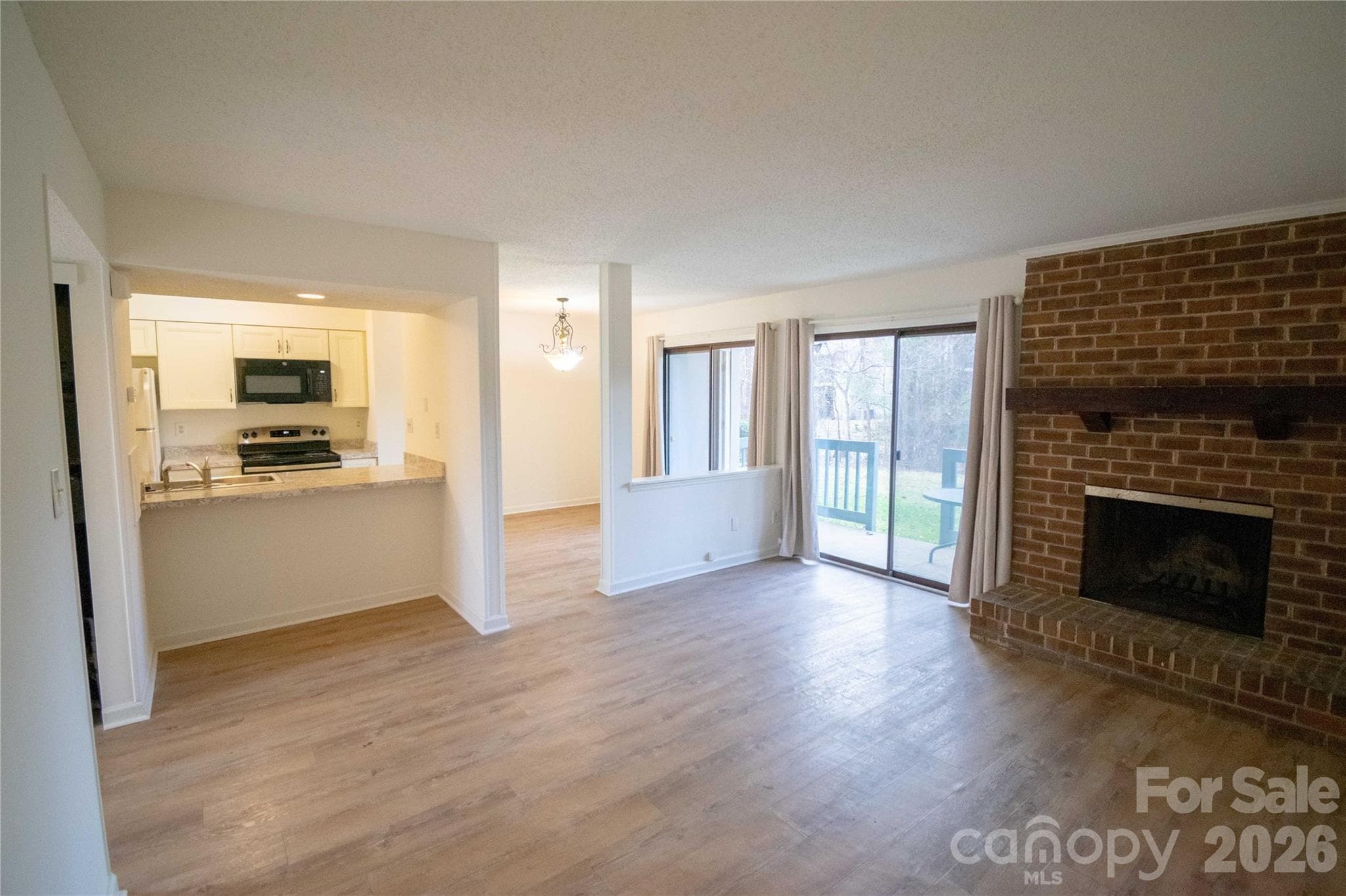 Condominium at 11042 Harrowfield Road, Charlotte, photo 7 of 16