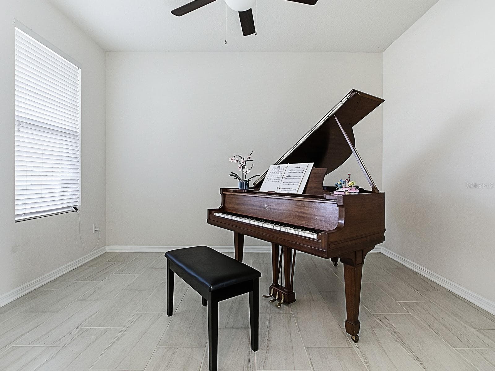 Single Family Residence at 417 BLUE CYPRESS DR, GROVELAND, photo 9 of 83