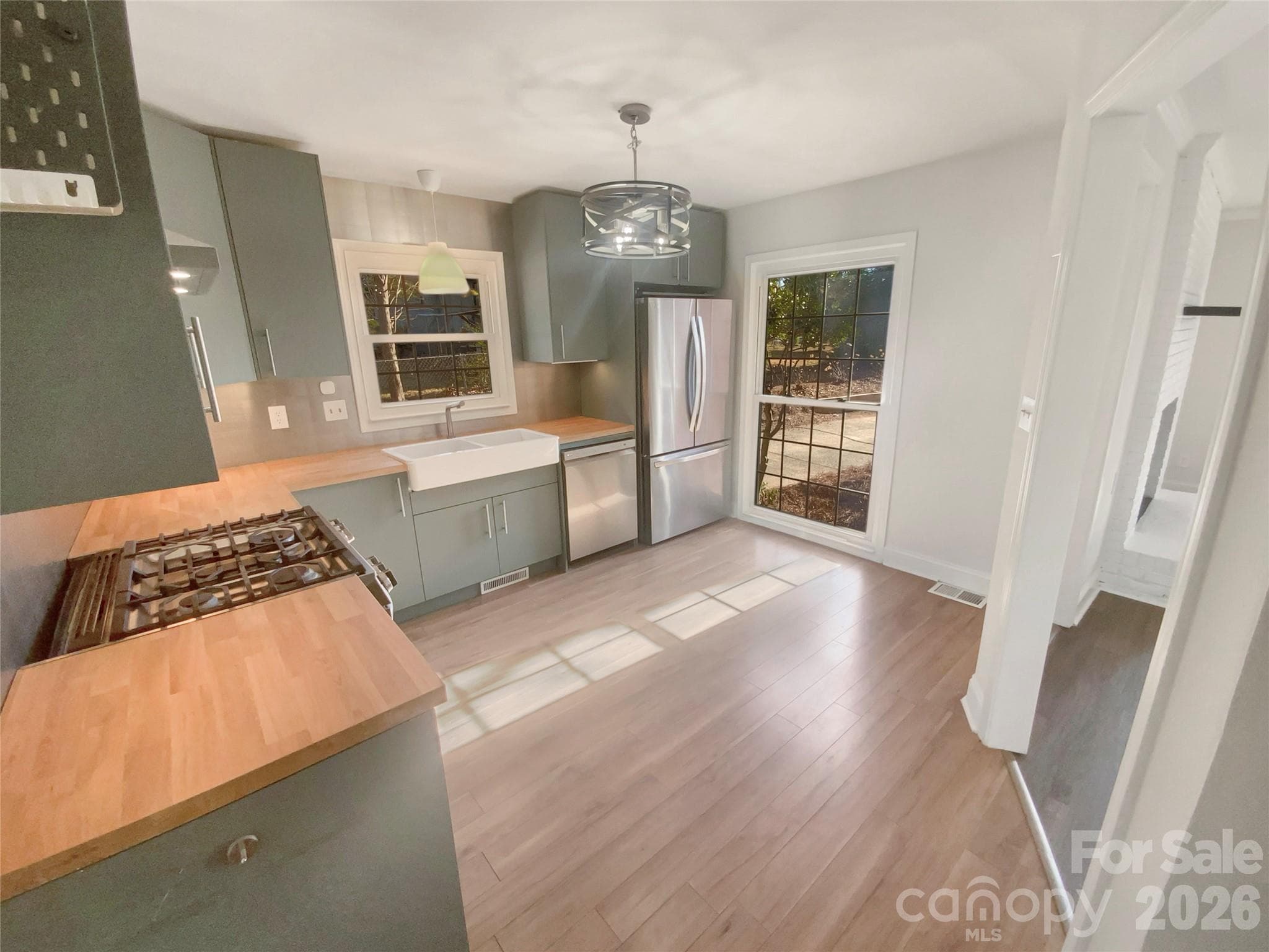 Single Family Residence at 4661 Easthaven Drive, Charlotte, photo 3 of 26