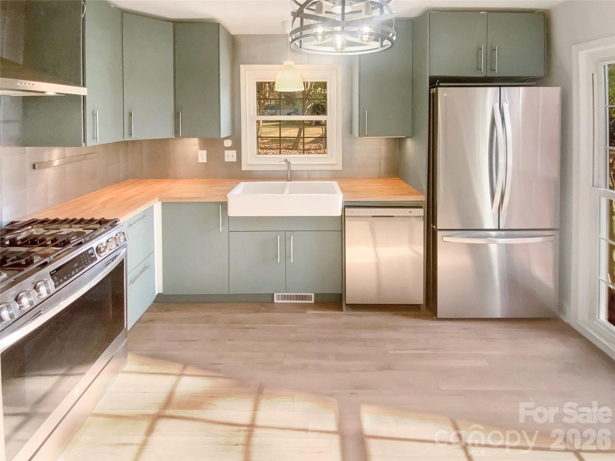 Single Family Residence at 4661 Easthaven Drive, Charlotte, photo 4 of 26
