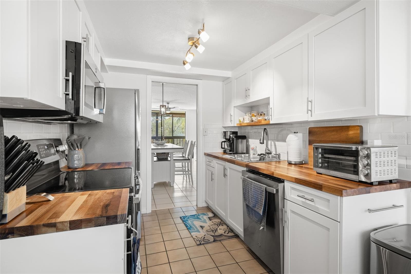 Condominium at 1316 PASADENA AVE S #204, SOUTH PASADENA, photo 15 of 30