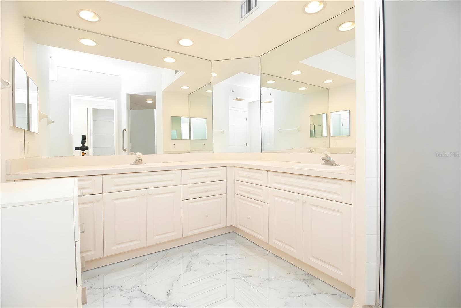Condominium at 1200 COUNTRY CLUB DR #1101, LARGO, photo 16 of 38