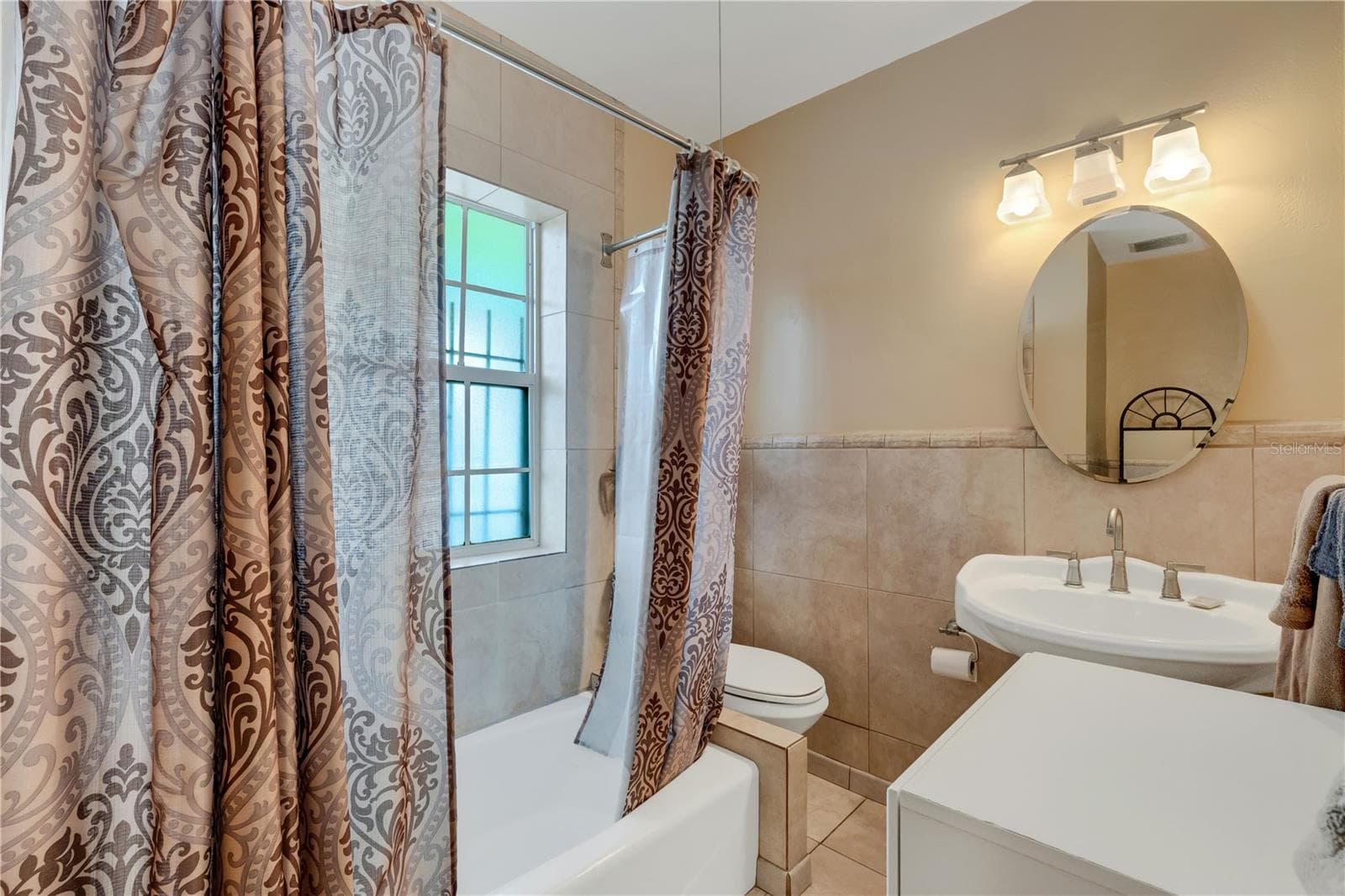 Single Family Residence at 2701 1ST AVE S, ST PETERSBURG, photo 21 of 67
