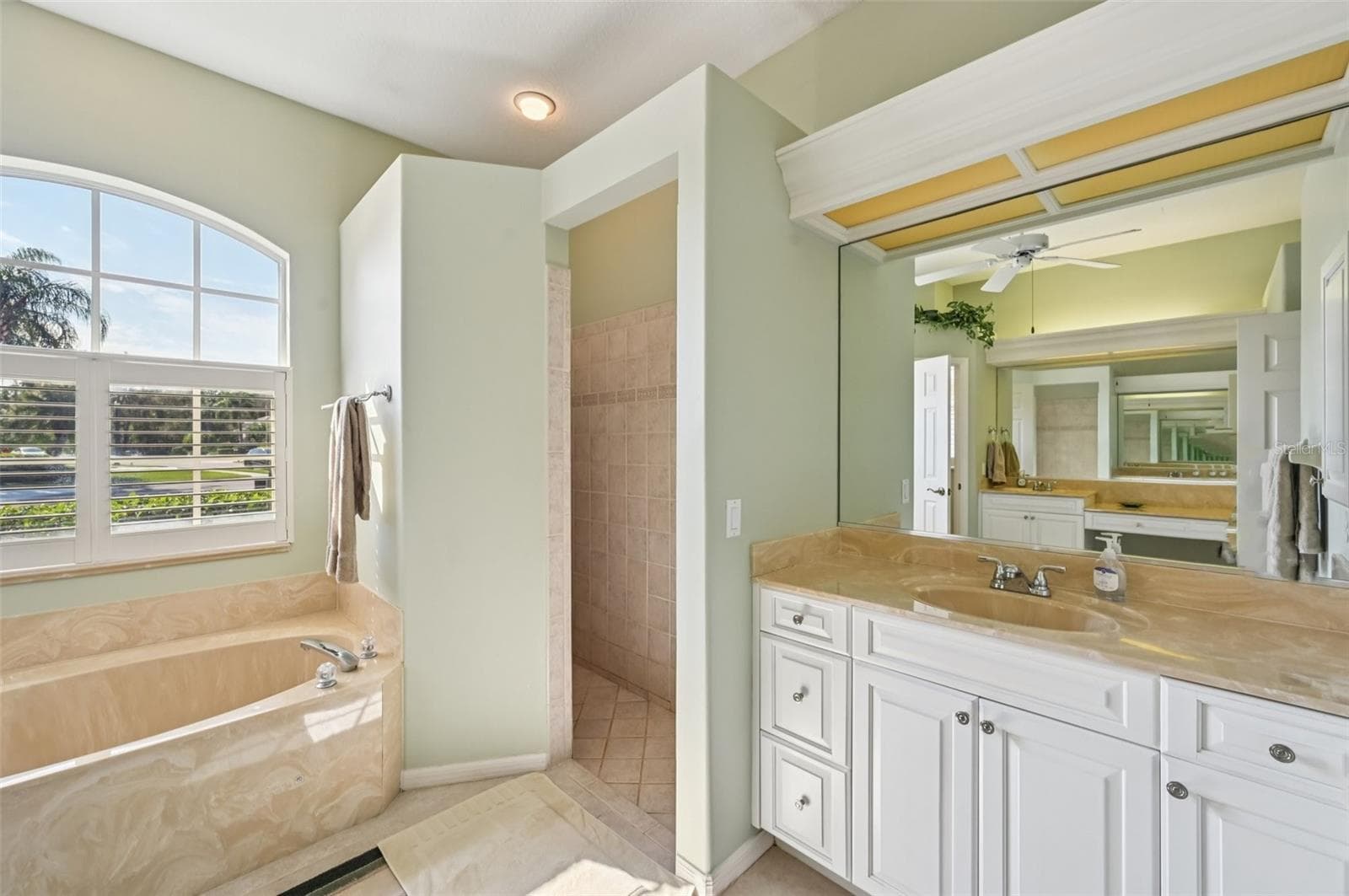 Primary bath - 514 SUMMERFIELD WAY, VENICE