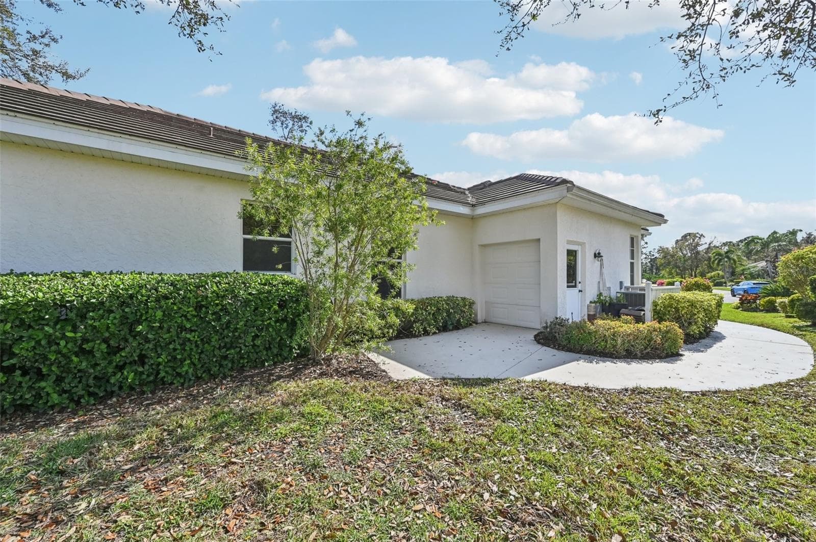 Golf Cart garage Door - 514 SUMMERFIELD WAY, VENICE