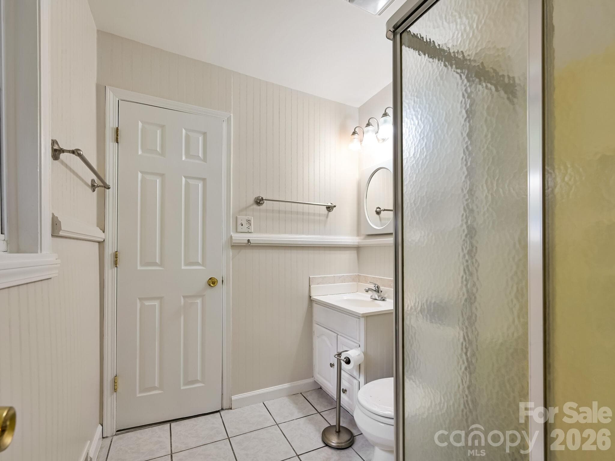 Ensuite Bath - 651 Case Cove Road, Candler