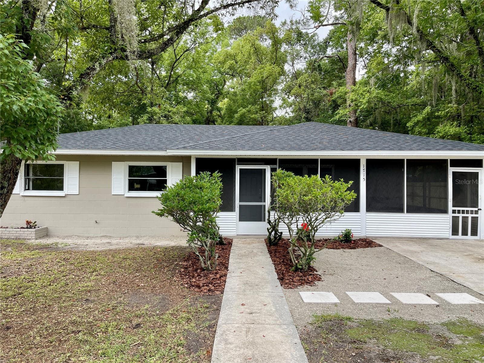 Single Family Residence at 1715 NE 6TH PL, GAINESVILLE, photo 4 of 27