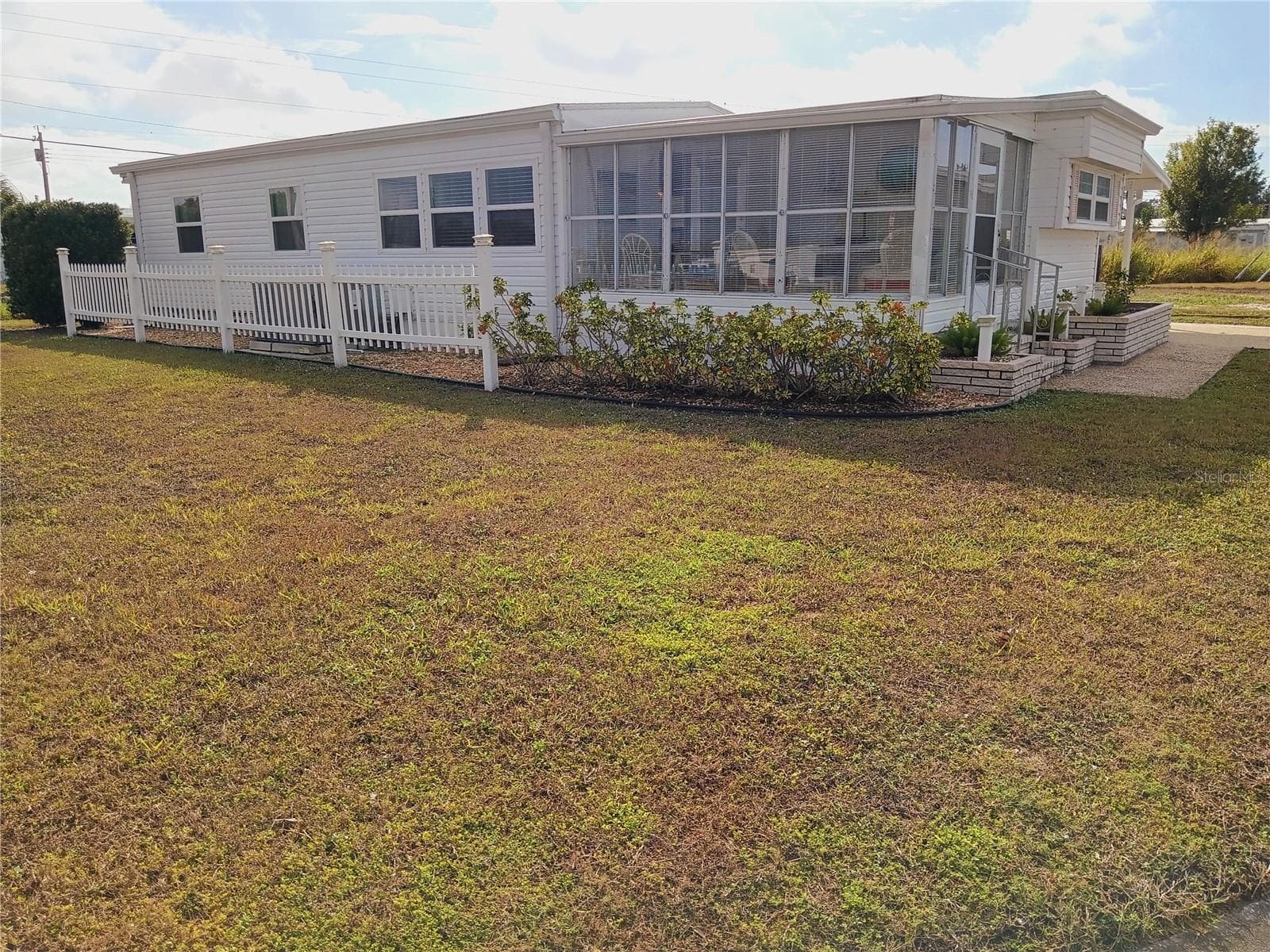 Mobile Home at 1580 BLIND BROOK DR, SARASOTA, photo 3 of 73