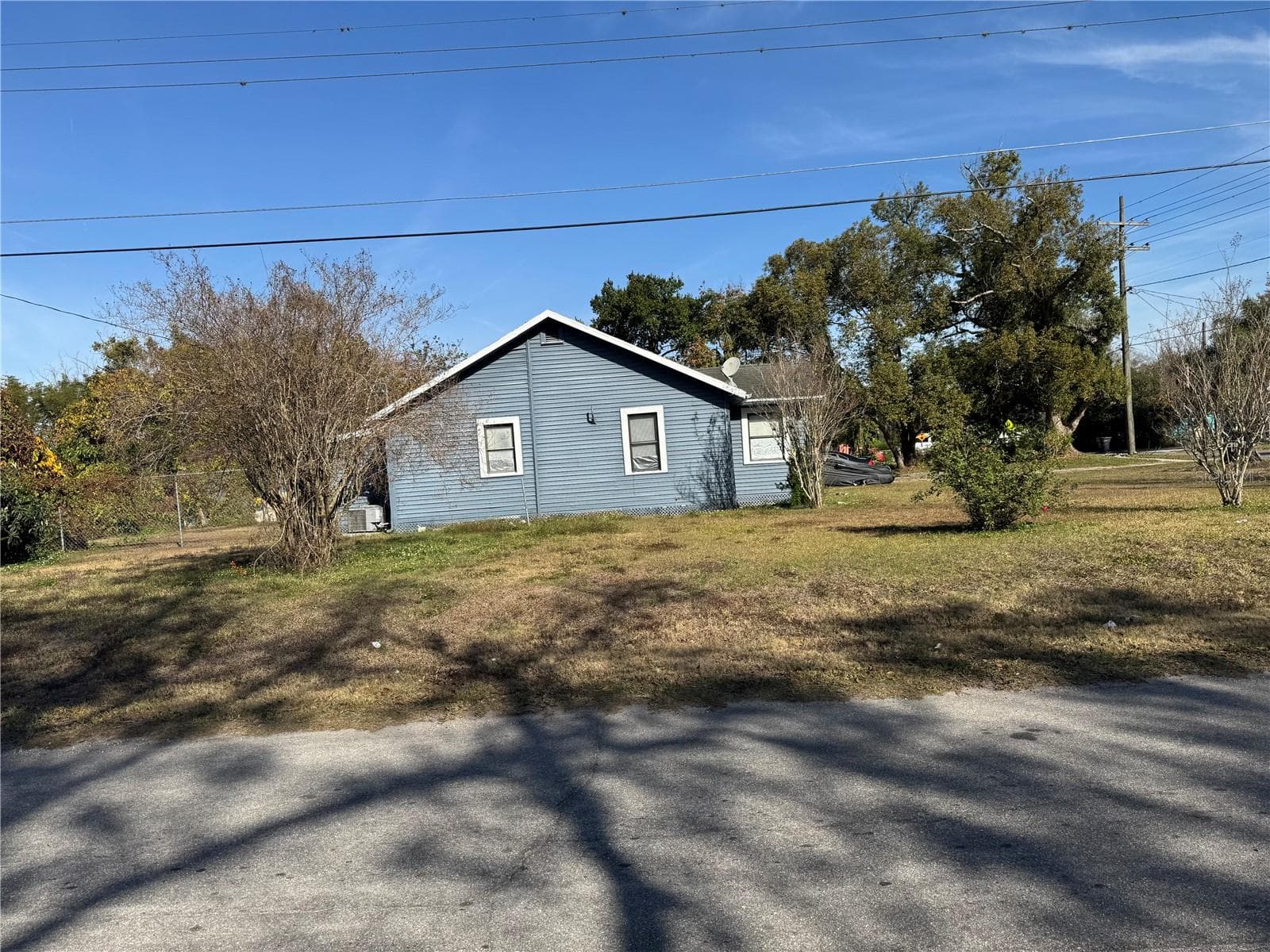 Single Family Residence at 1049 PLATEAU AVE, LAKELAND, photo 12 of 16