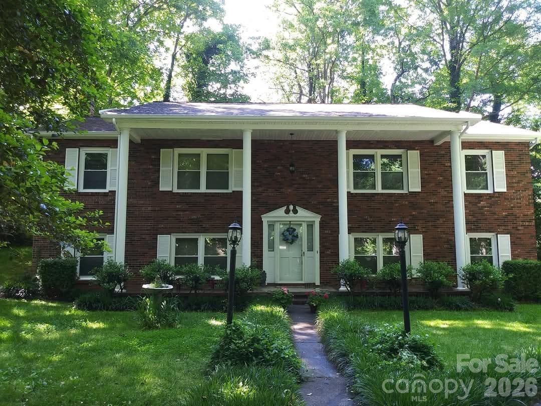 Single Family Residence at 3065 Woodstream Drive, Valdese, photo 2 of 36