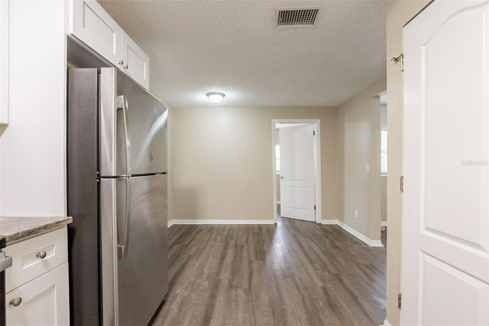 Single Family Residence at 2115 E ELLICOTT ST, TAMPA, photo 9 of 32