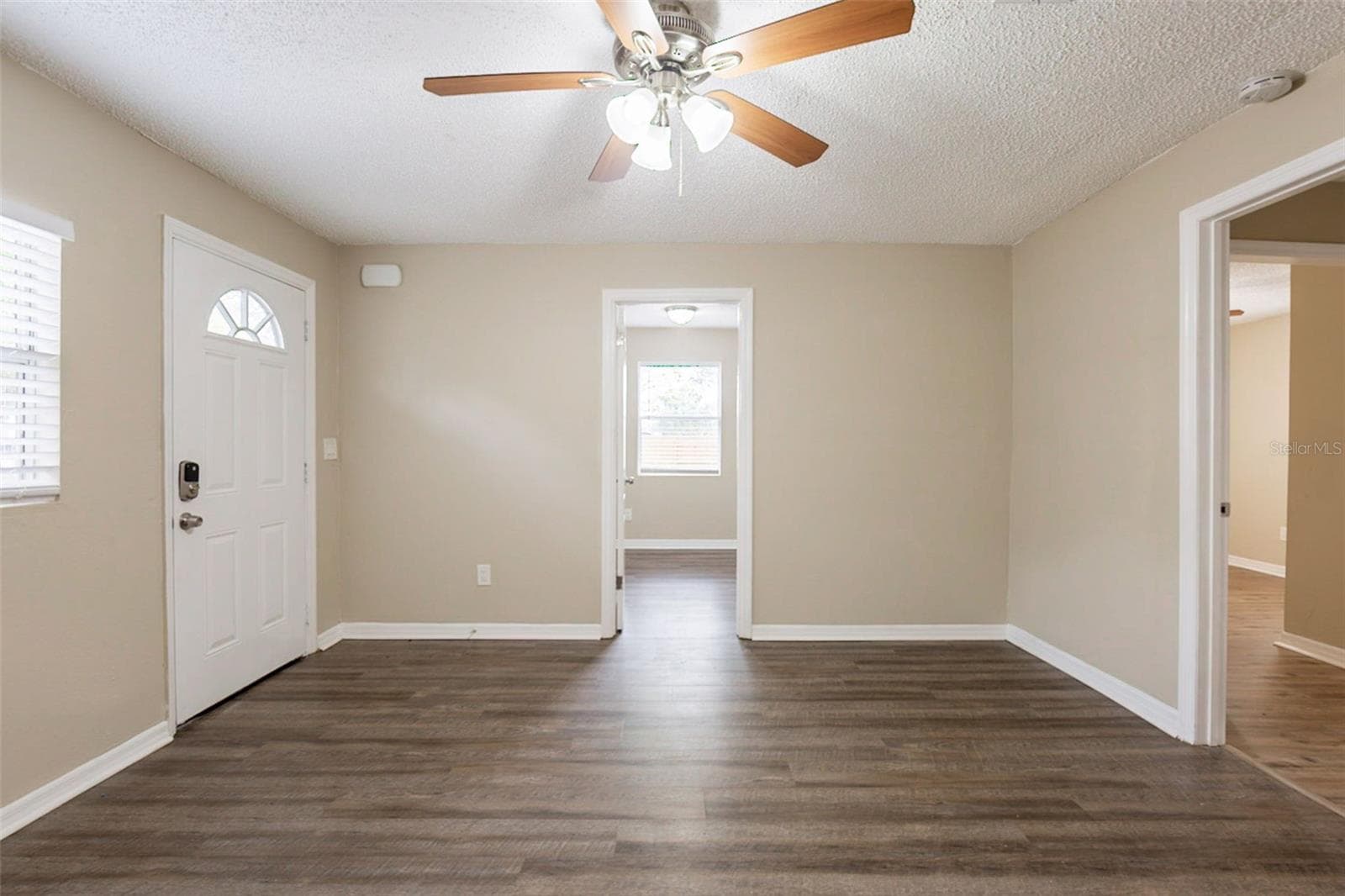 Single Family Residence at 2115 E ELLICOTT ST, TAMPA, photo 15 of 32