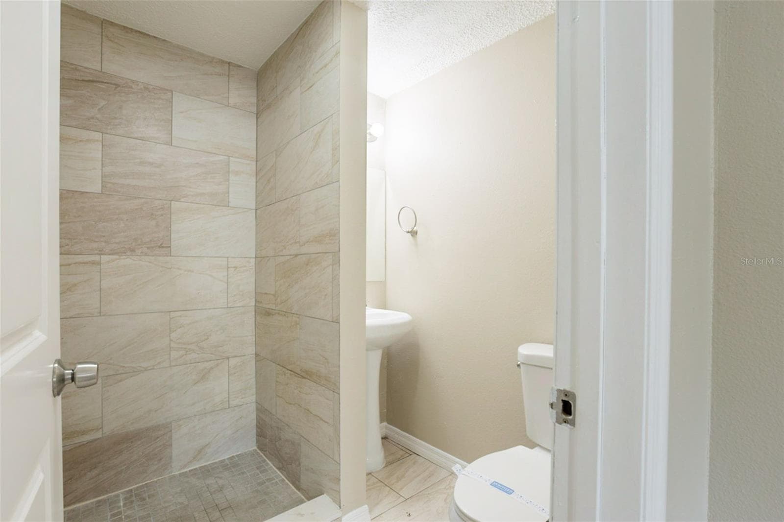 Single Family Residence at 2115 E ELLICOTT ST, TAMPA, photo 17 of 32