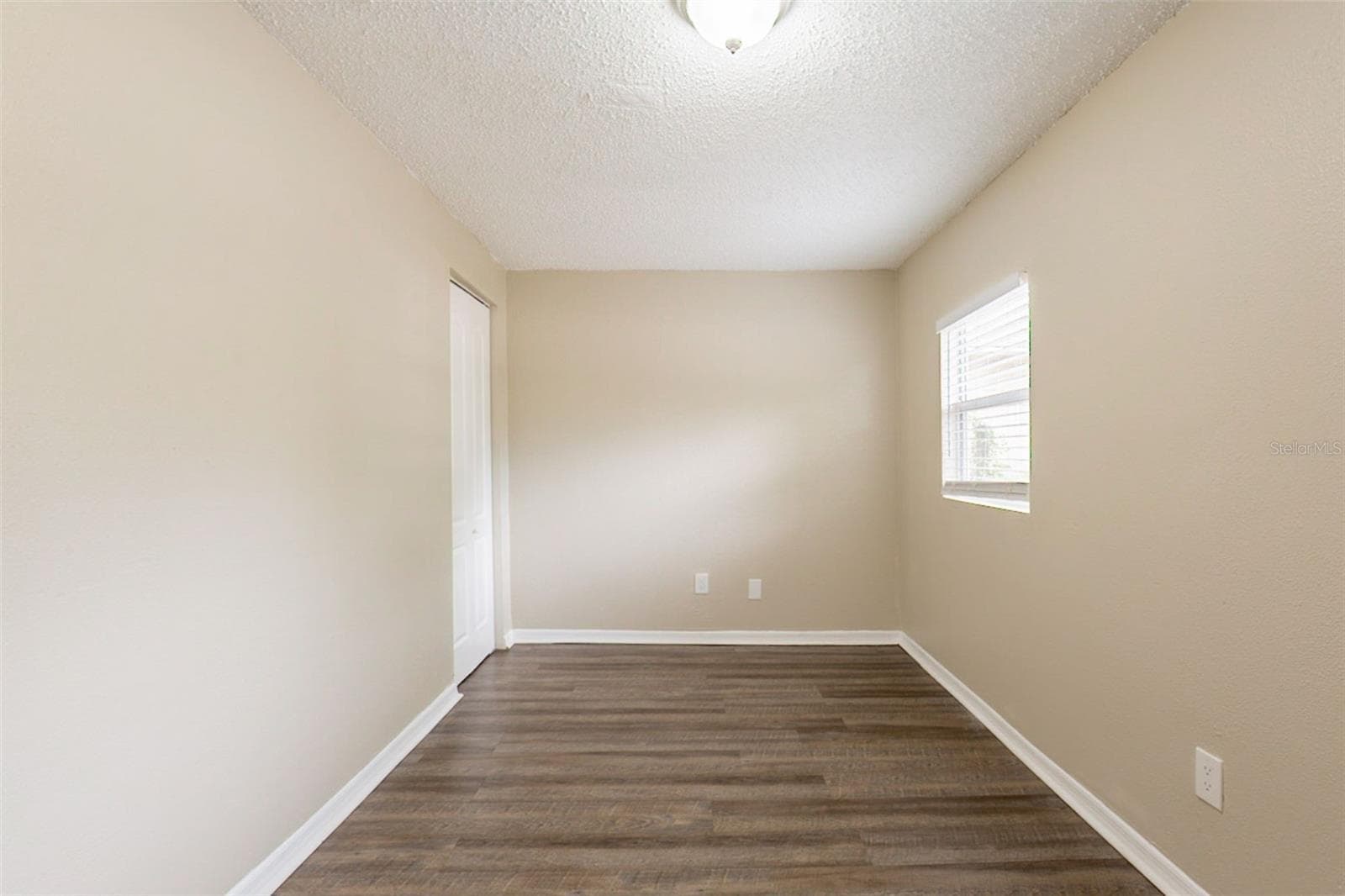 Single Family Residence at 2115 E ELLICOTT ST, TAMPA, photo 18 of 32