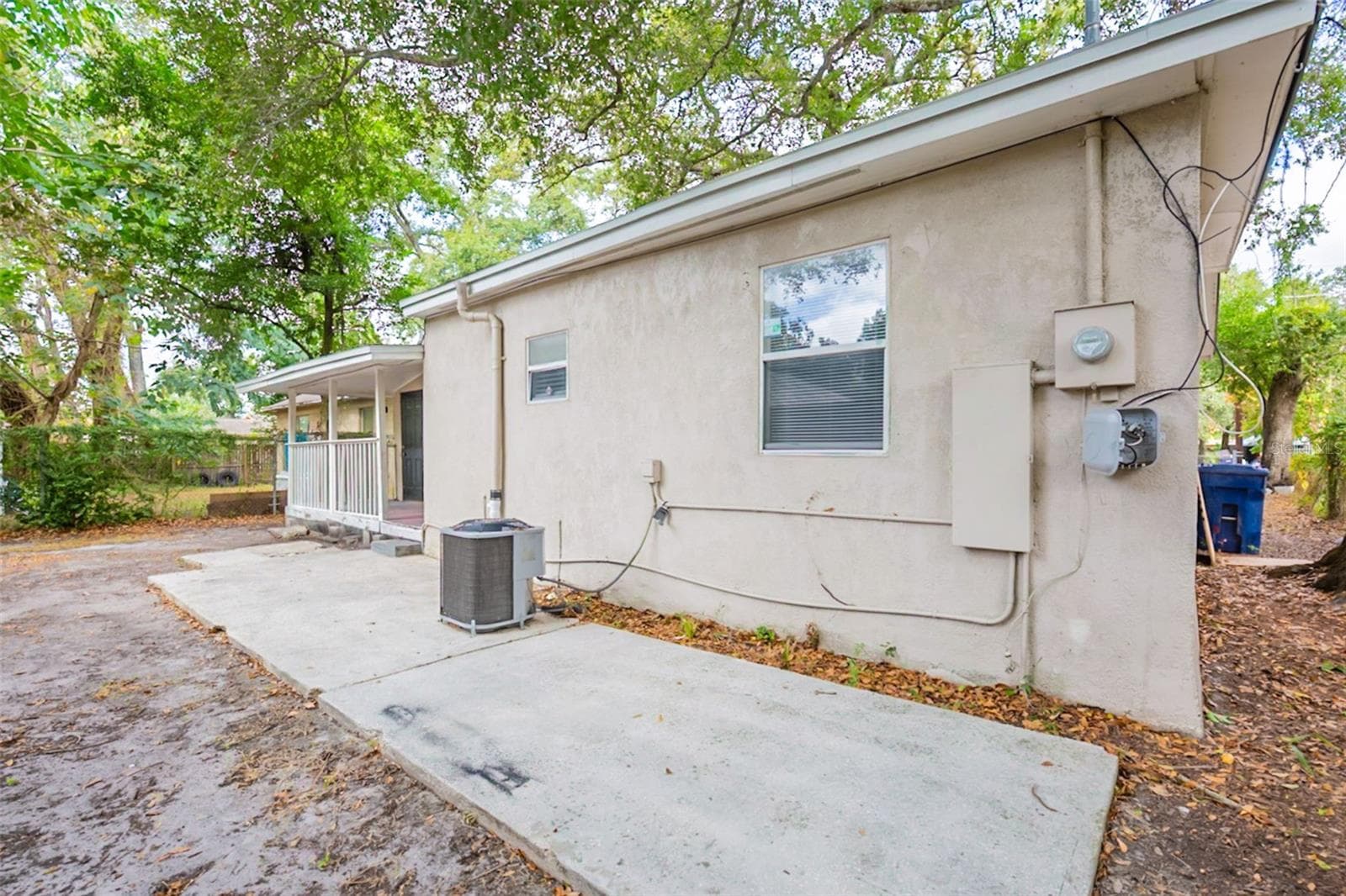 Single Family Residence at 2115 E ELLICOTT ST, TAMPA, photo 27 of 32