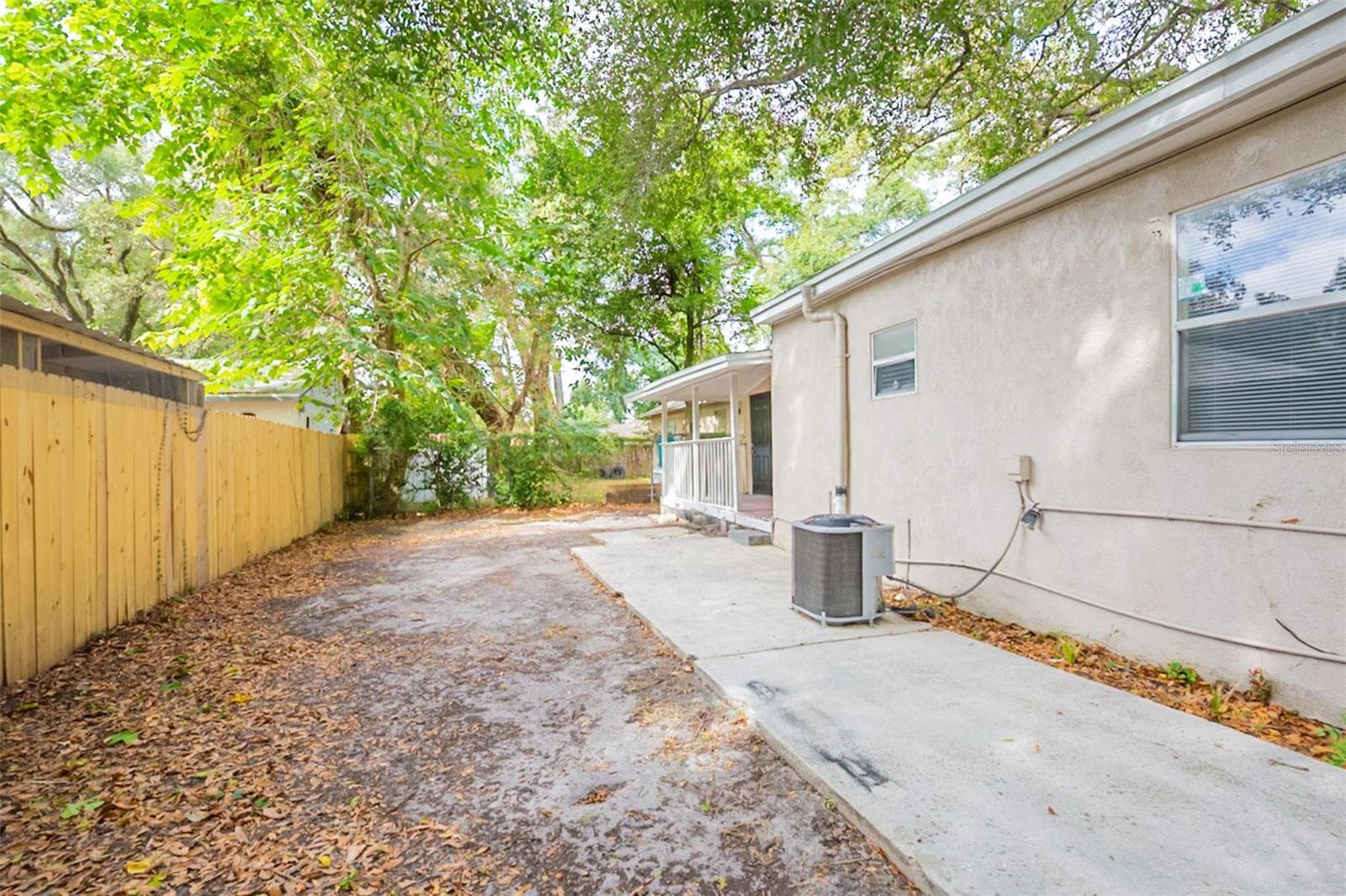Single Family Residence at 2115 E ELLICOTT ST, TAMPA, photo 28 of 32