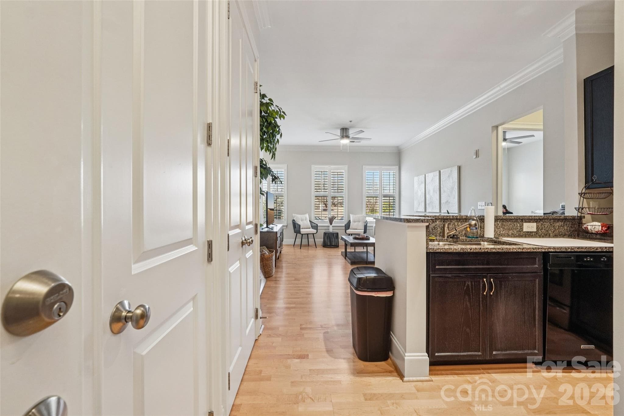 Condominium at 2952 Selwyn Avenue, Charlotte, photo 9 of 26