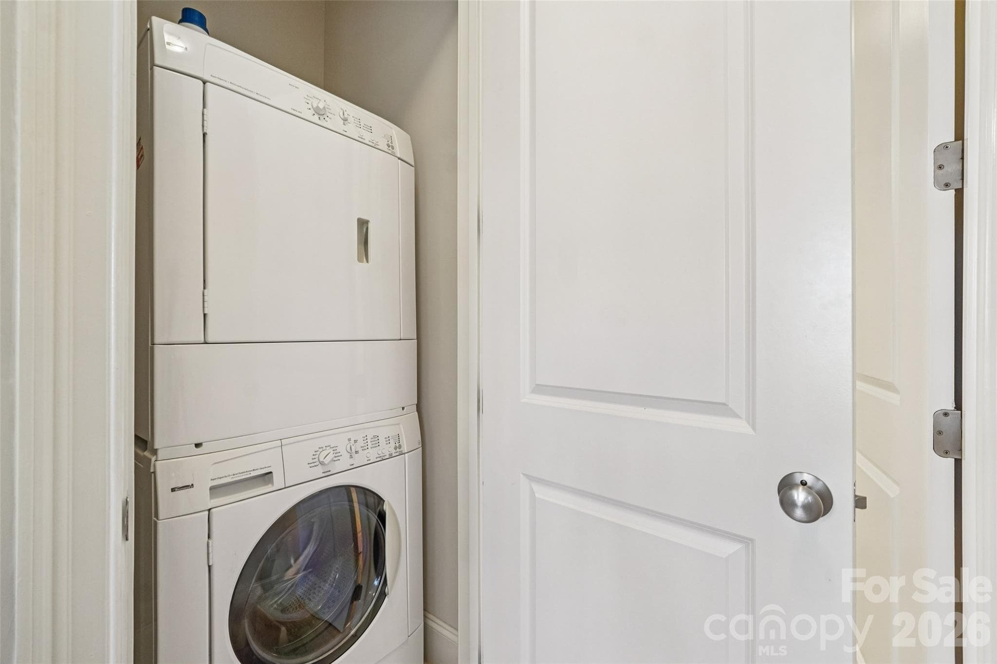 Condominium at 2952 Selwyn Avenue, Charlotte, photo 17 of 26