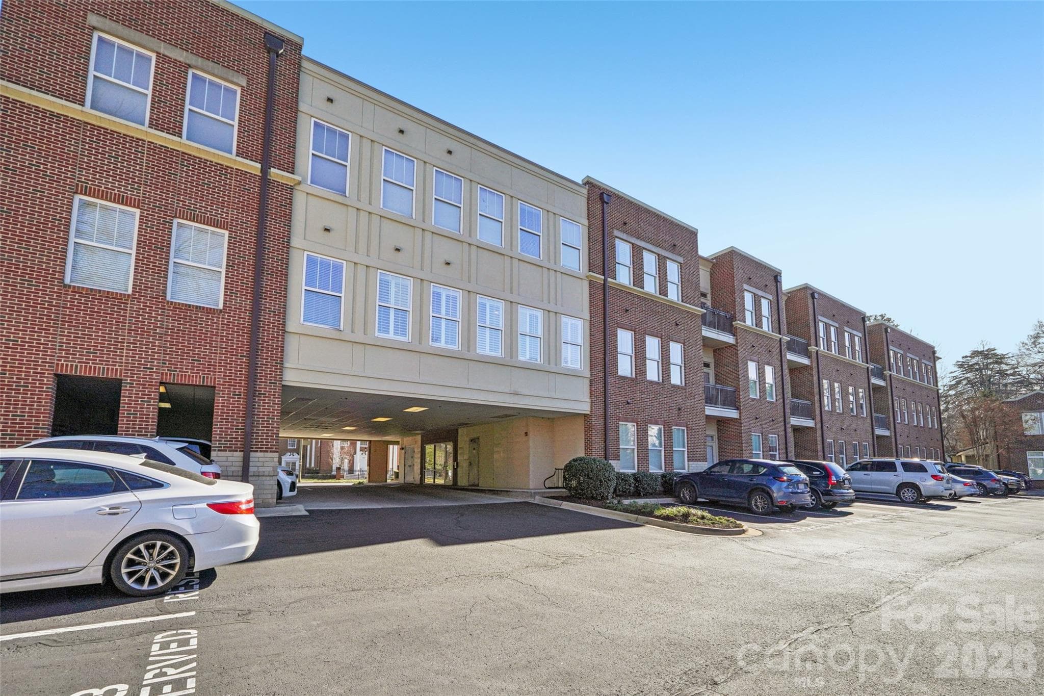 Condominium at 2952 Selwyn Avenue, Charlotte, photo 22 of 26