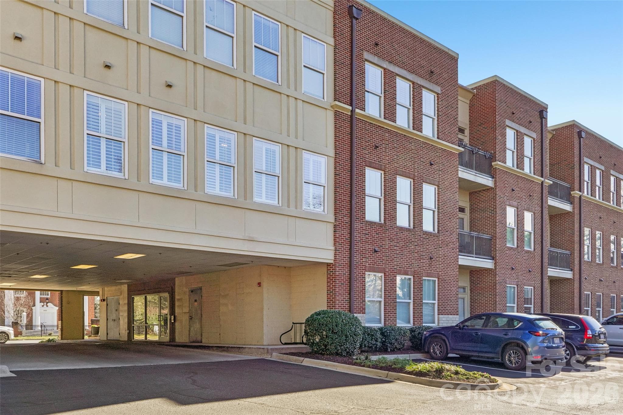Condominium at 2952 Selwyn Avenue, Charlotte, photo 23 of 26