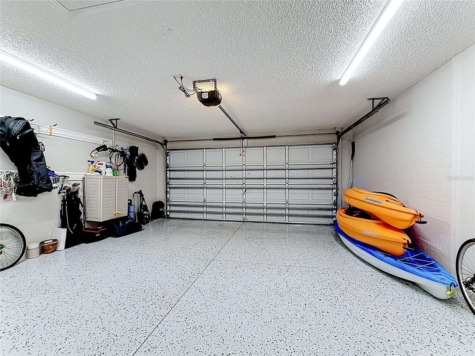 2 Car Garage - 16816 SE 85TH SAPELO CT, THE VILLAGES
