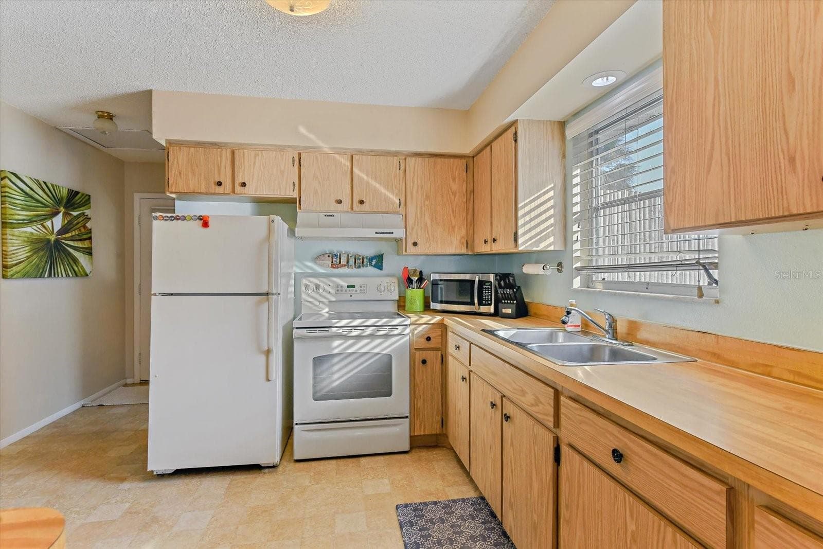 Kitchen - 140 AVENIDA DE LA ISLA, NOKOMIS