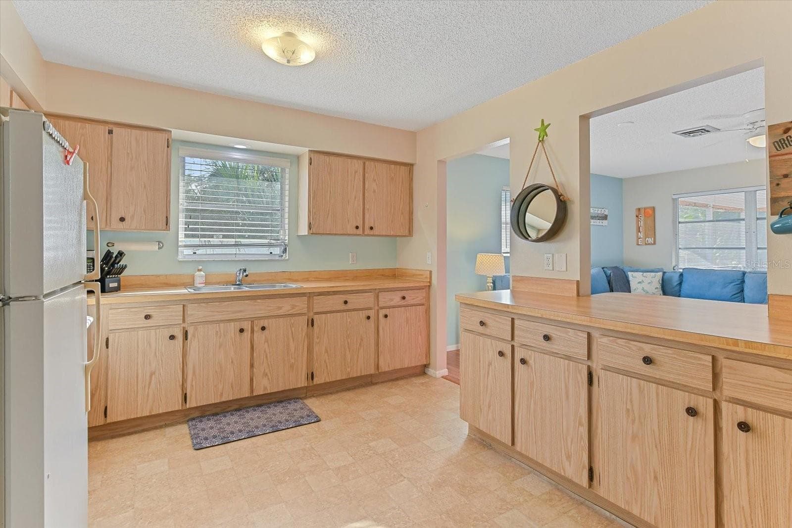 Single Family Residence at 140 AVENIDA DE LA ISLA, NOKOMIS, photo 18 of 43