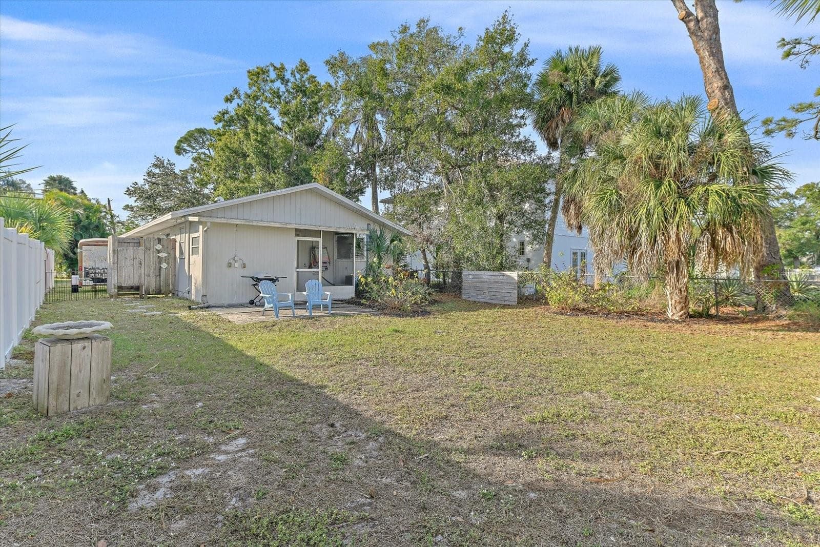 Single Family Residence at 140 AVENIDA DE LA ISLA, NOKOMIS, photo 27 of 43