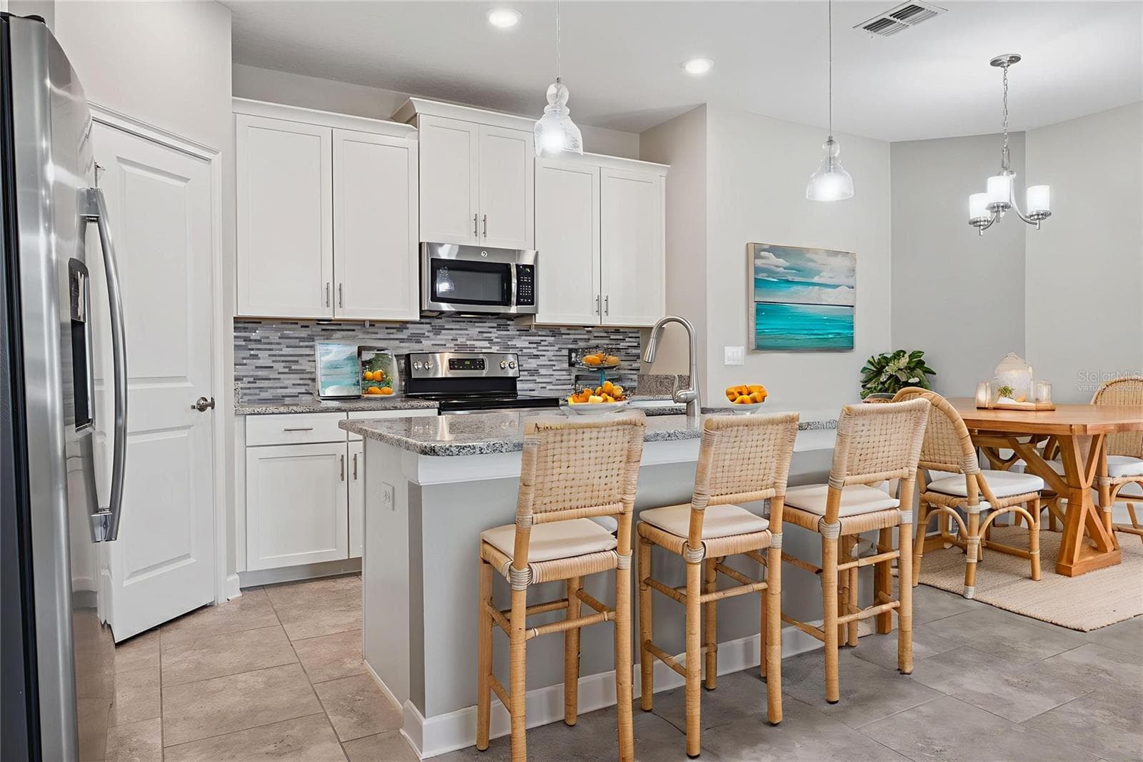 Virtually staged kitchen - 3464 EMBERS LN, CLERMONT