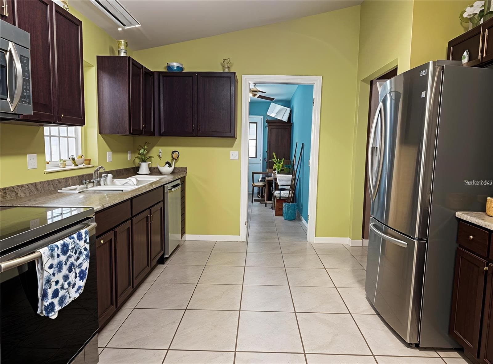Single Family Residence at 912 NE 144TH CT, SILVER SPRINGS, photo 5 of 17