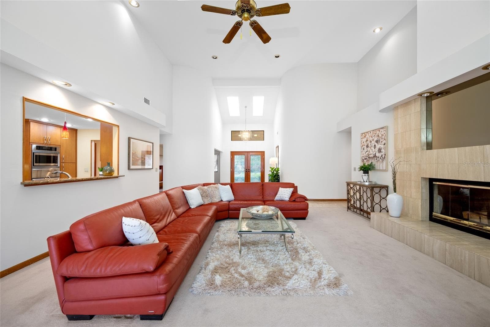 Living room - 9807 COMPASS POINT WAY, TAMPA