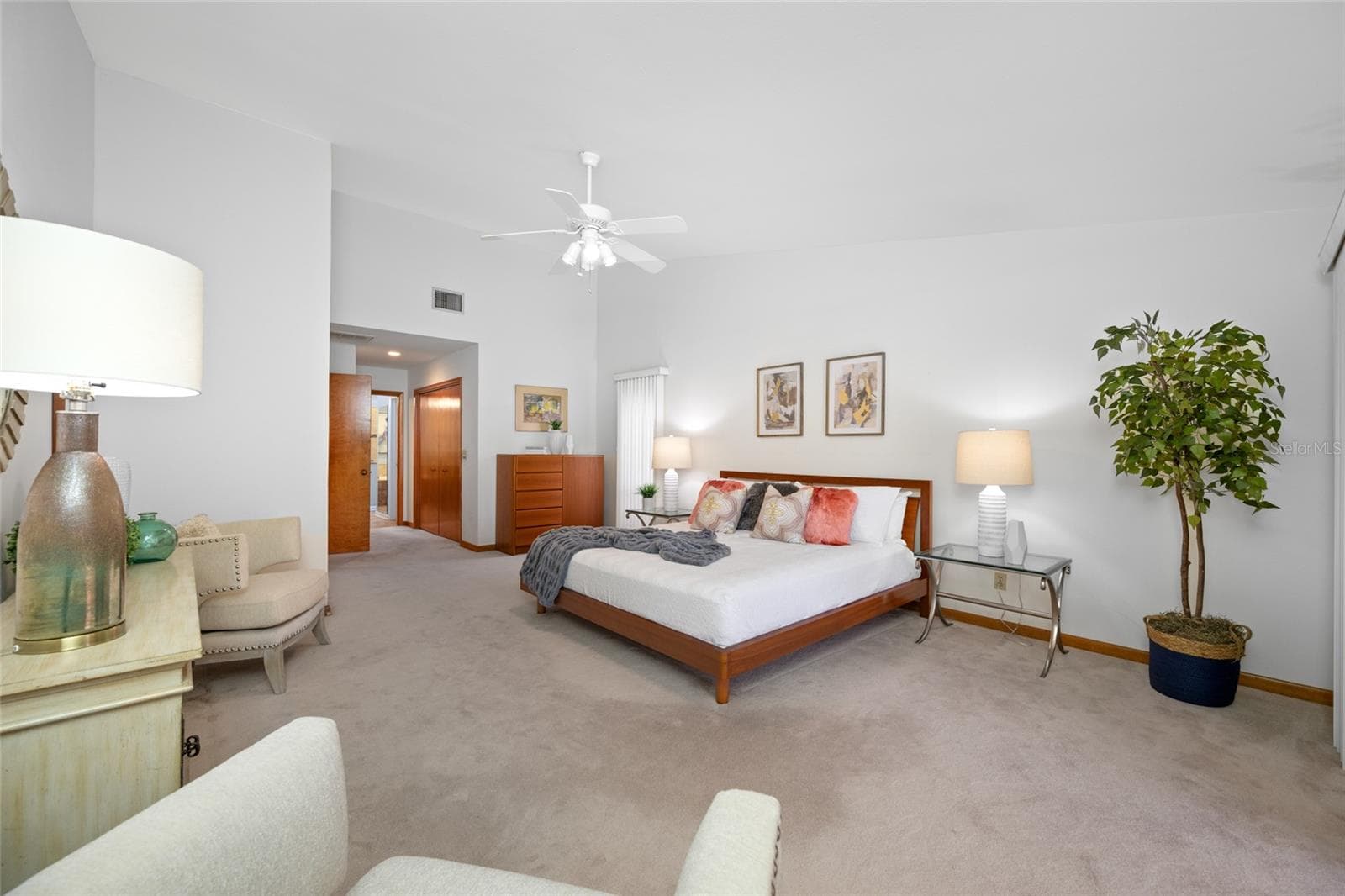 Primary bedroom suite with sitting area - 9807 COMPASS POINT WAY, TAMPA