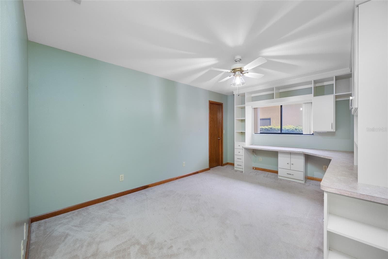 4th bedroom with walk in closet and custom built ins - 9807 COMPASS POINT WAY, TAMPA