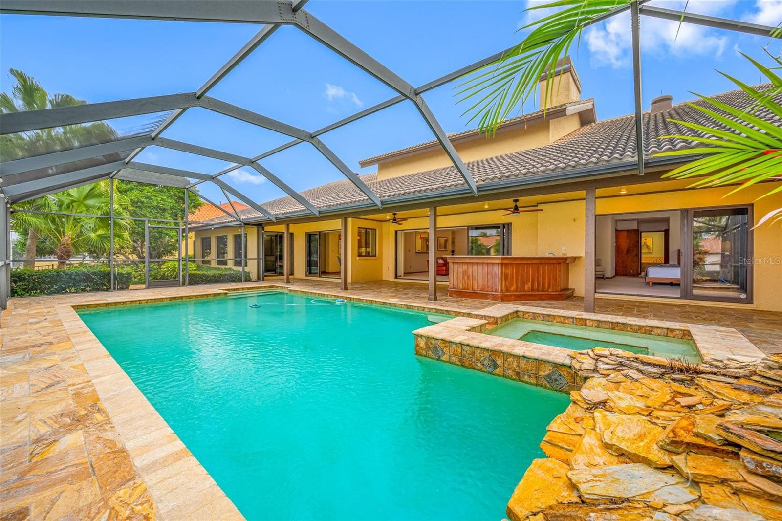 Pool and spa with waterfall - 9807 COMPASS POINT WAY, TAMPA
