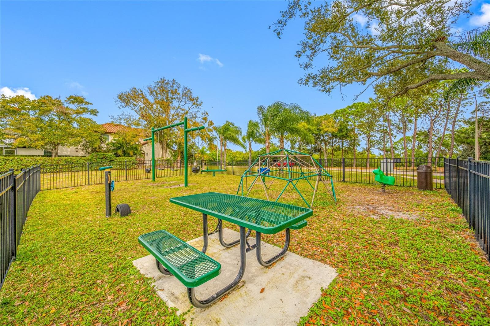 Seating in park - 9807 COMPASS POINT WAY, TAMPA