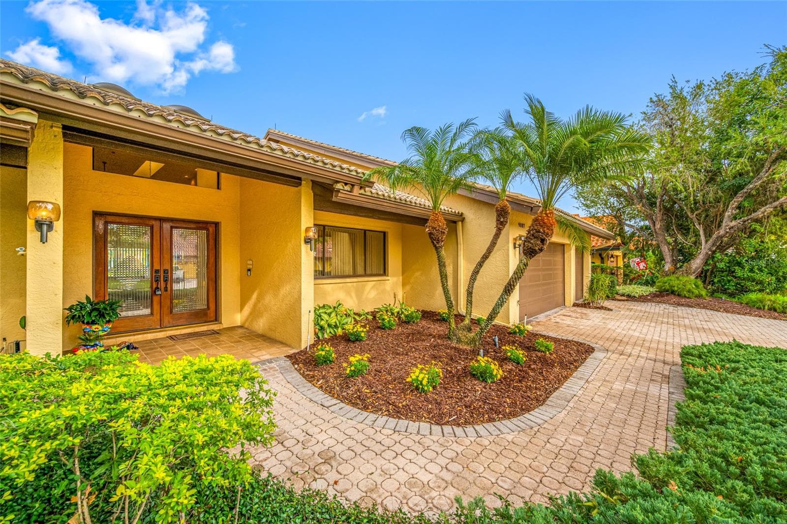Front of home - 9807 COMPASS POINT WAY, TAMPA