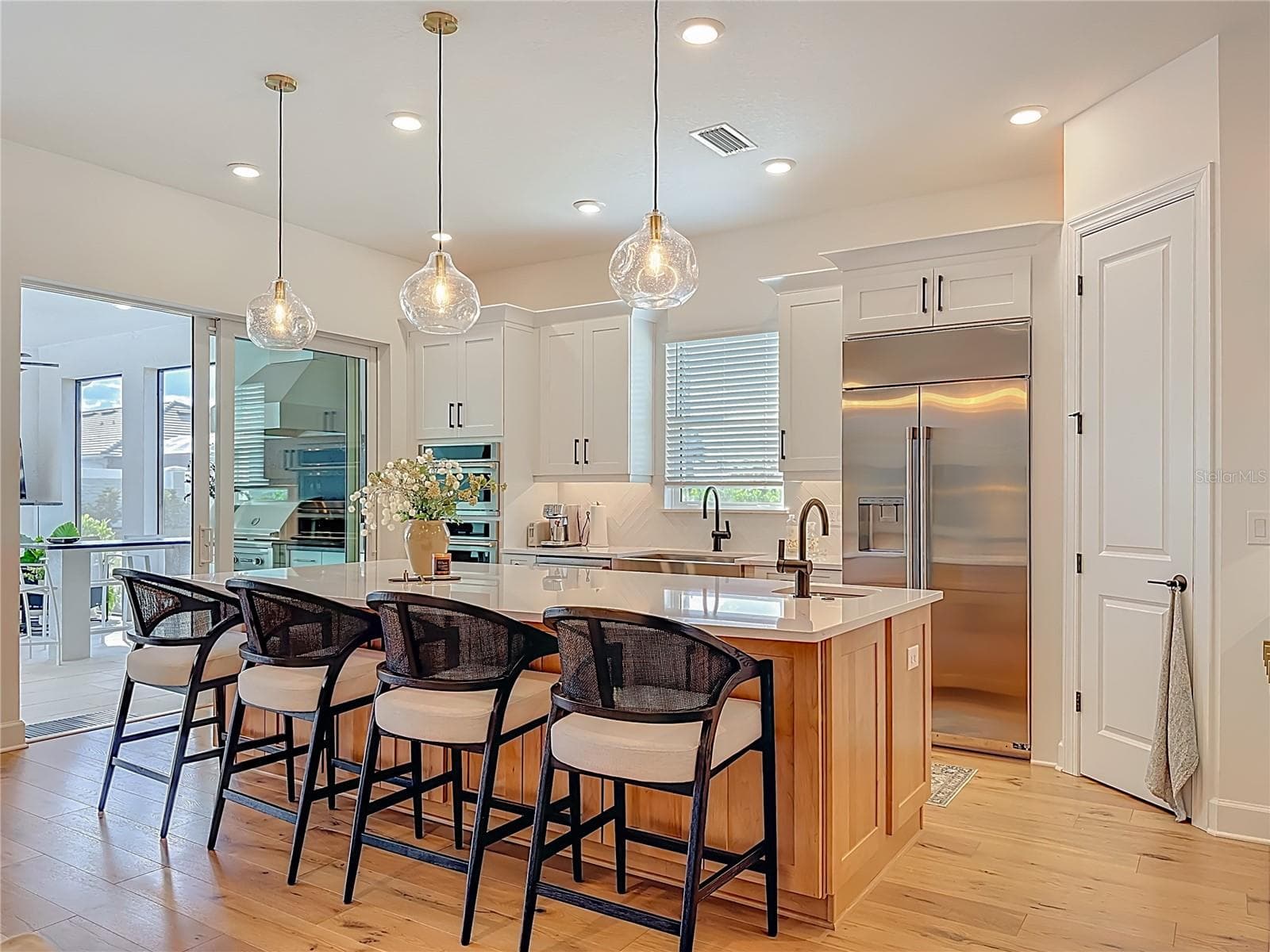 Single Family Residence at 16306 ISOLA PL, LAKEWOOD RANCH, photo 13 of 113
