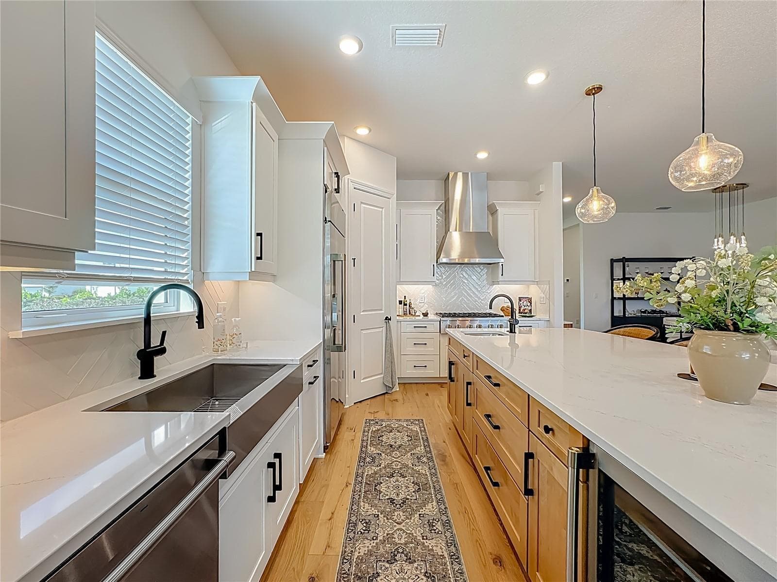 Single Family Residence at 16306 ISOLA PL, LAKEWOOD RANCH, photo 18 of 113