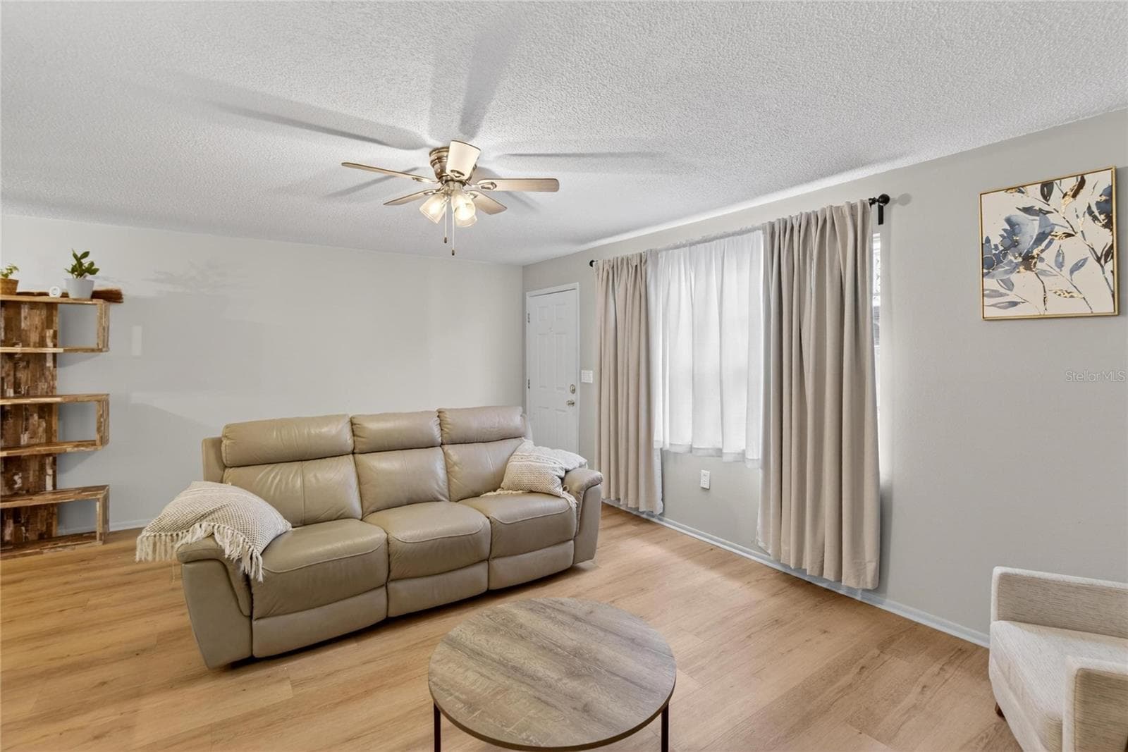 Living Room - 11920 DIETZ DR #11920, TAMPA