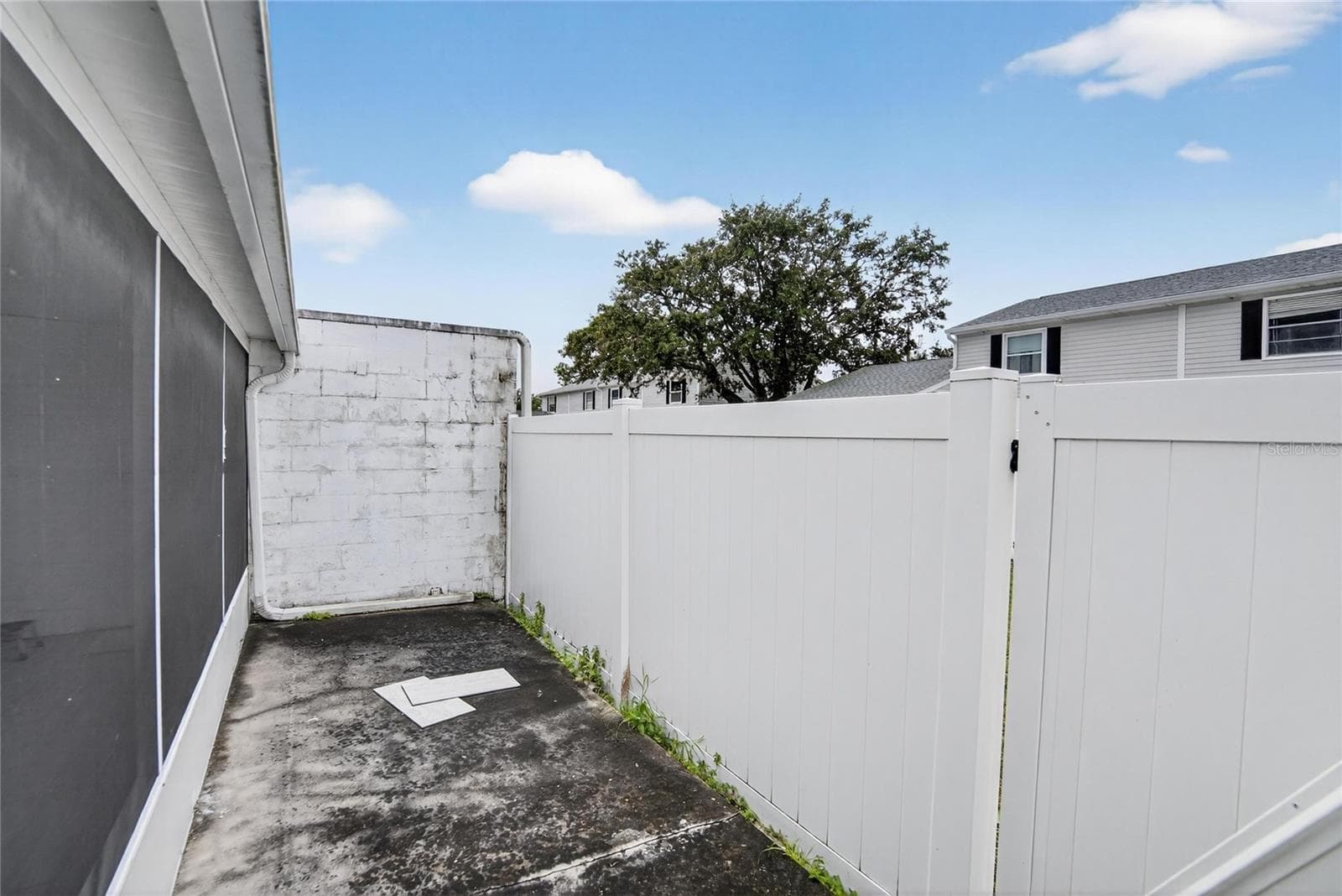 Fenced in Yard - 11920 DIETZ DR #11920, TAMPA