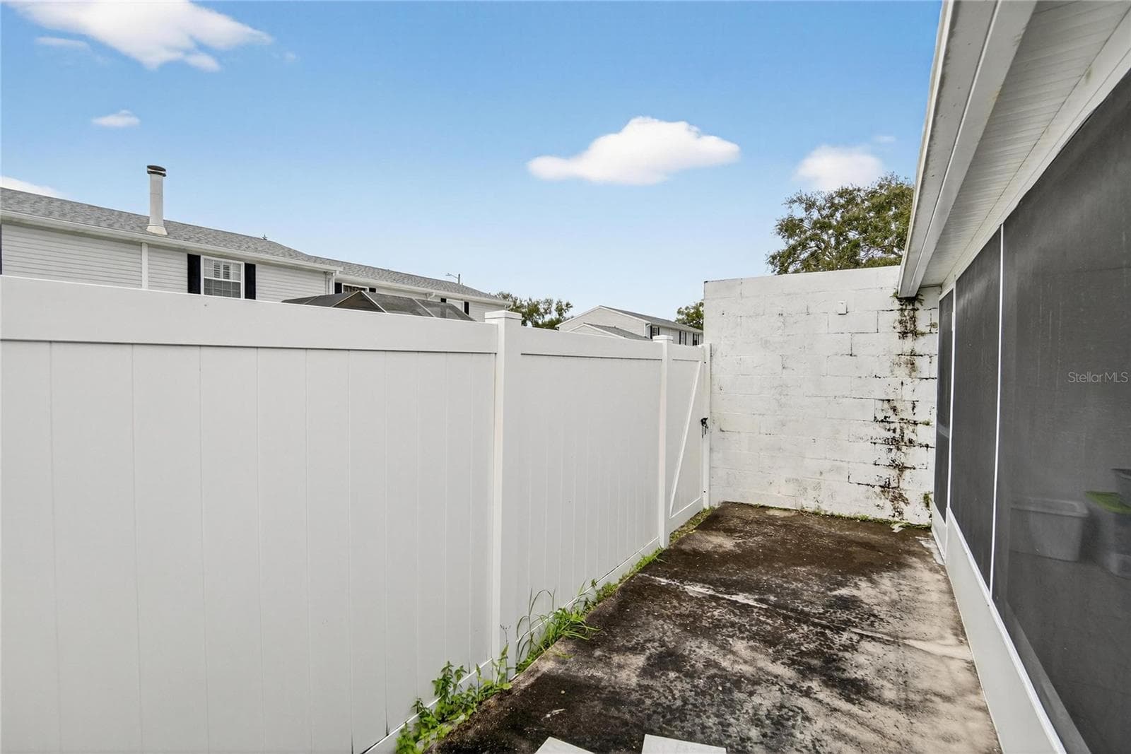 Fenced in Yard - 11920 DIETZ DR #11920, TAMPA