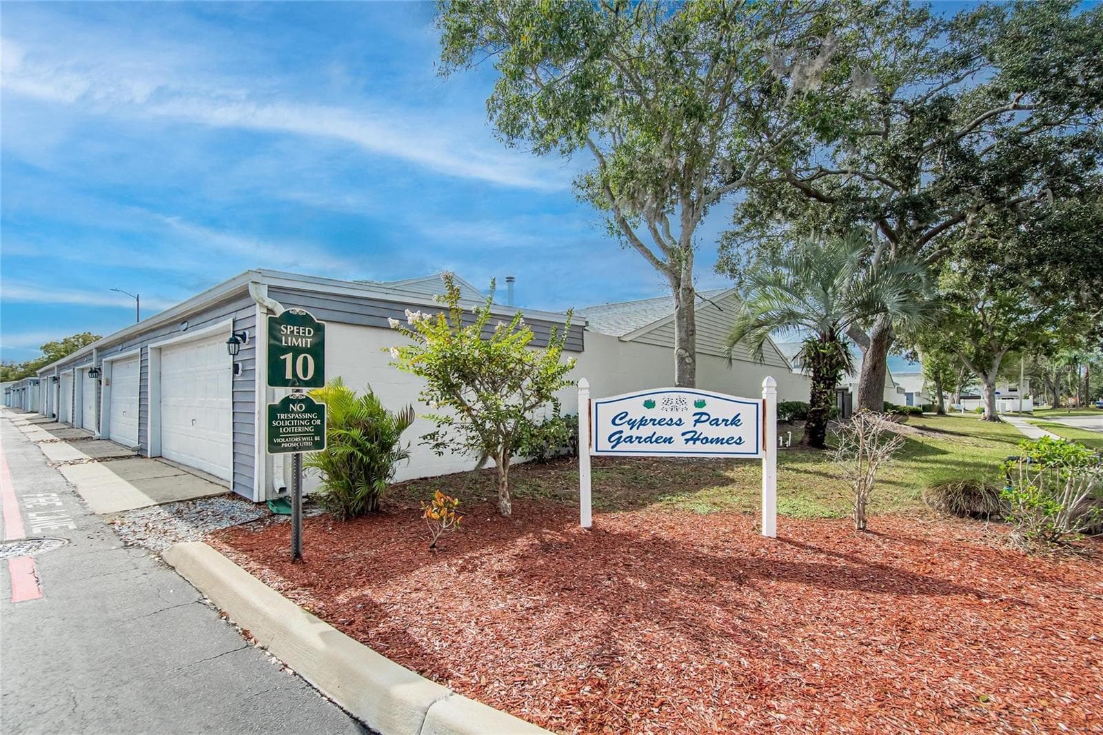 Community - 11920 DIETZ DR #11920, TAMPA