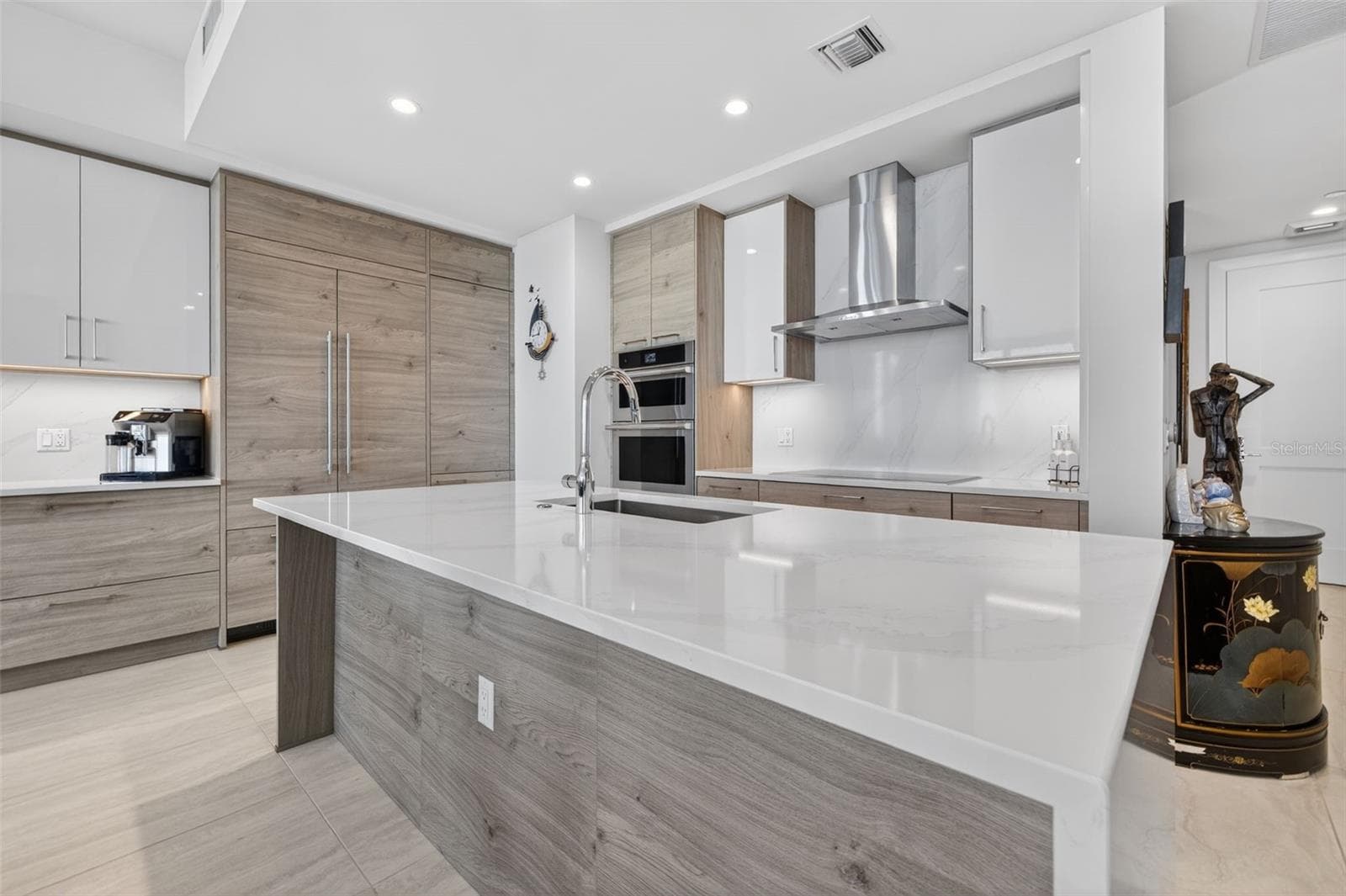 Condominium at 301 1ST ST S #1505, ST PETERSBURG, photo 3 of 63