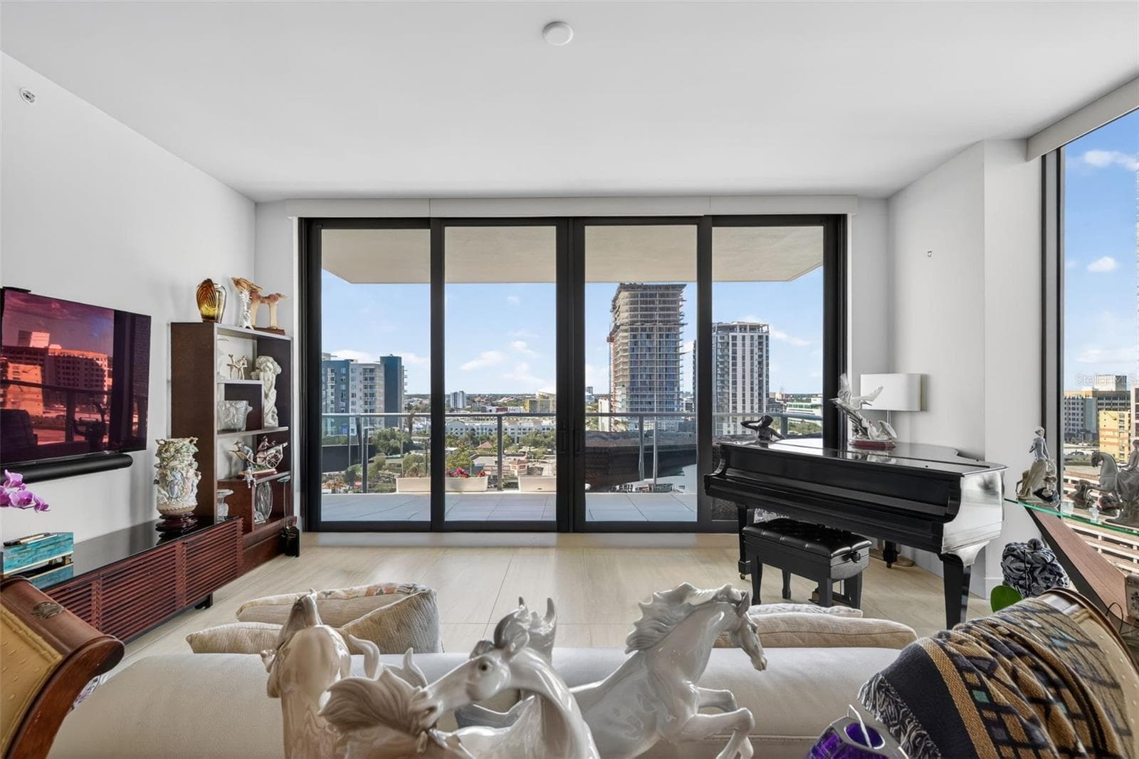 Condominium at 301 1ST ST S #1505, ST PETERSBURG, photo 8 of 63