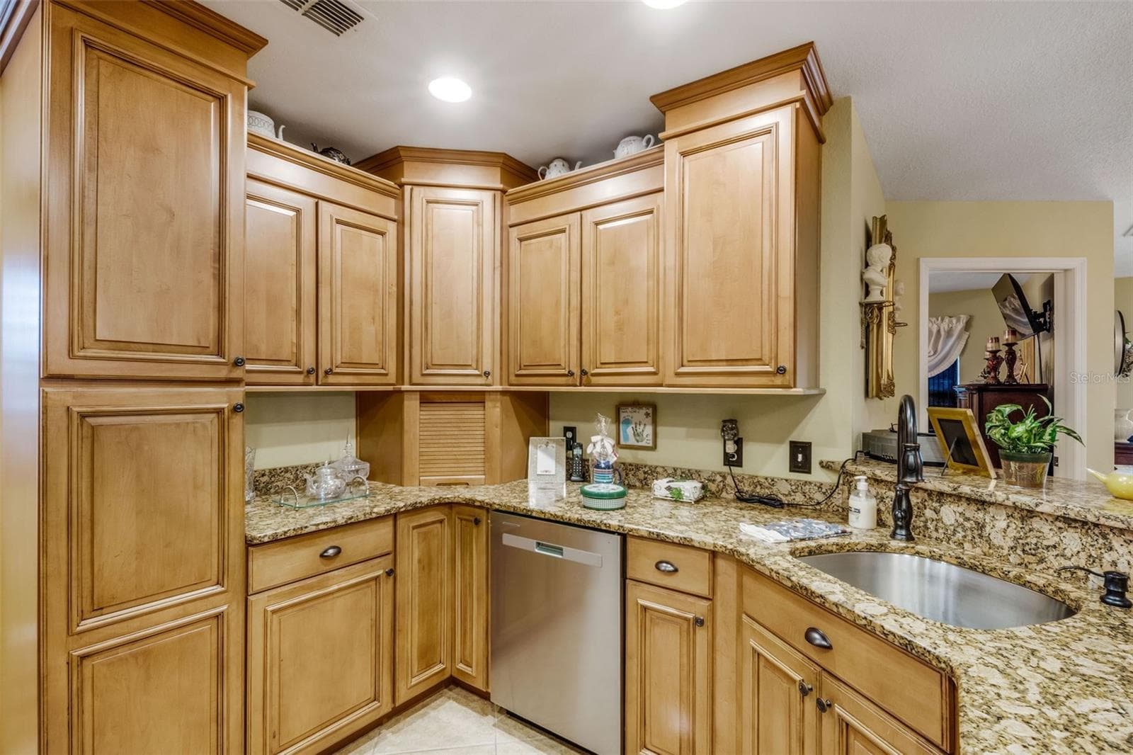 Single Family Residence at 551 GRAND CAYMAN CIR, LAKELAND, photo 13 of 29