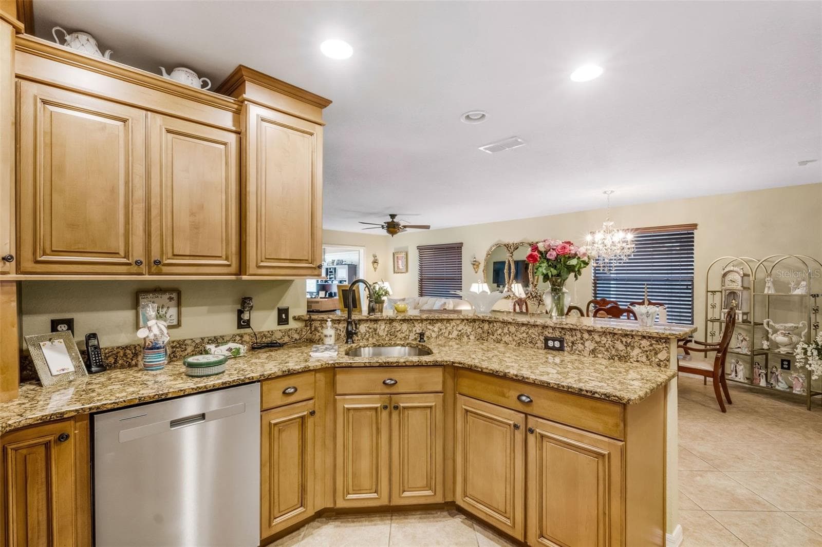 Single Family Residence at 551 GRAND CAYMAN CIR, LAKELAND, photo 16 of 29