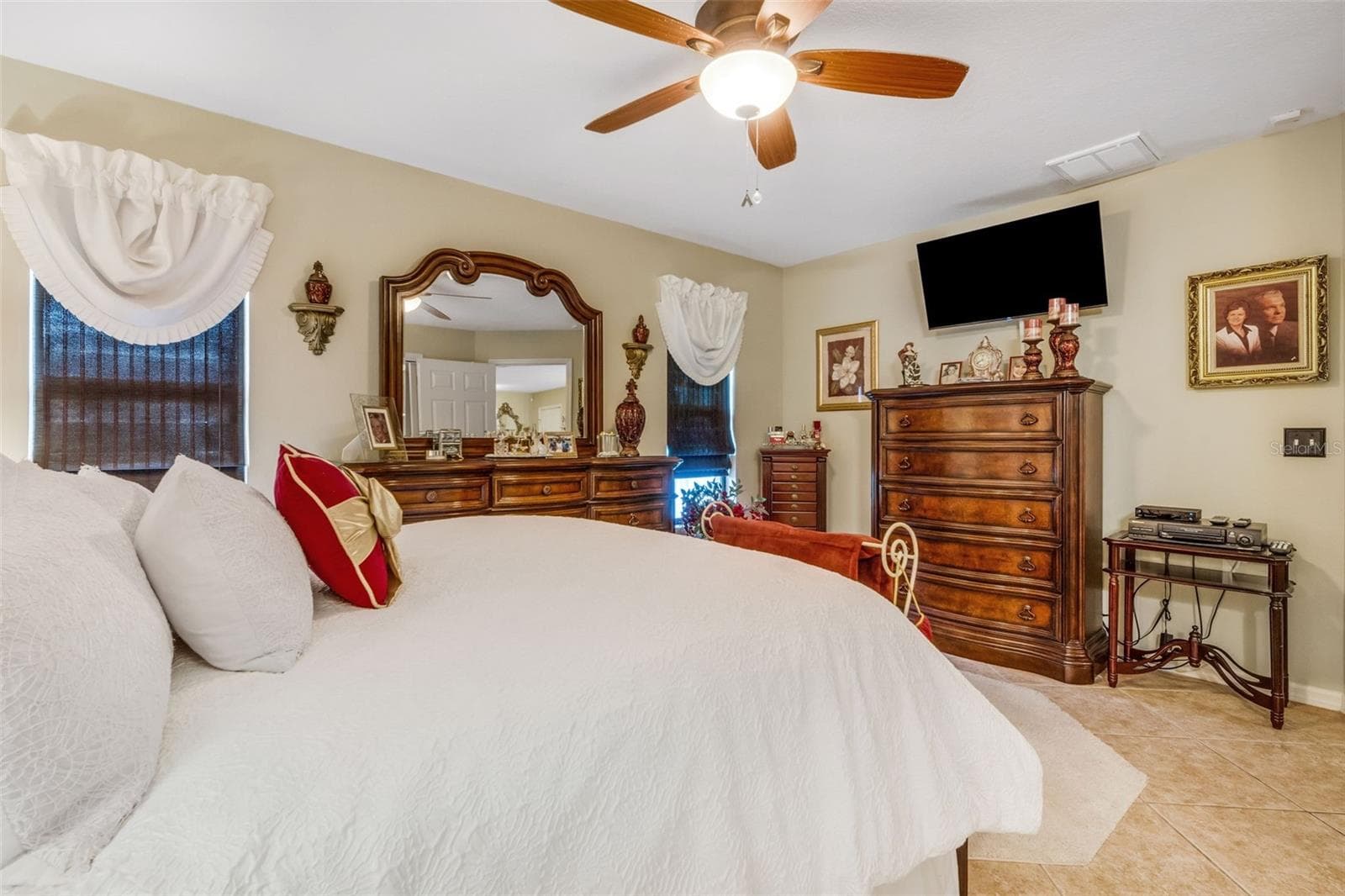 Single Family Residence at 551 GRAND CAYMAN CIR, LAKELAND, photo 17 of 29