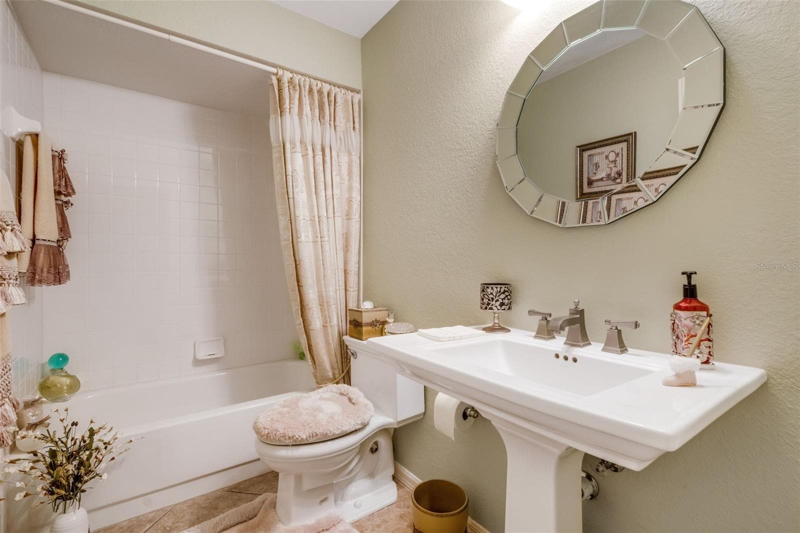 Single Family Residence at 551 GRAND CAYMAN CIR, LAKELAND, photo 24 of 29